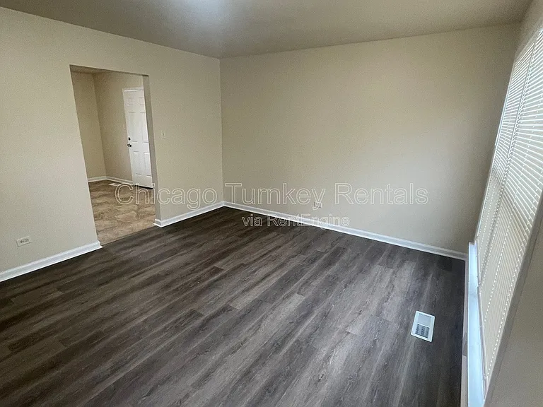 3900 171st St — Photo 7
