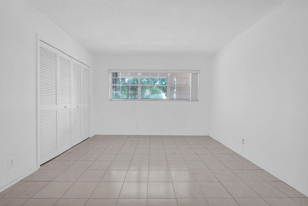 3051 S Palm Aire Drive Unit 308, photo 7