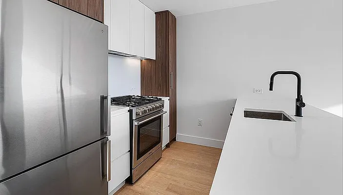 Rented by West 124th Manager LLC | media 52