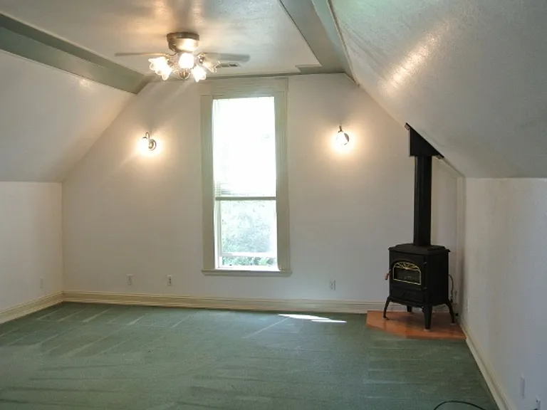 1105 1st Ave NE #3 — Photo 6