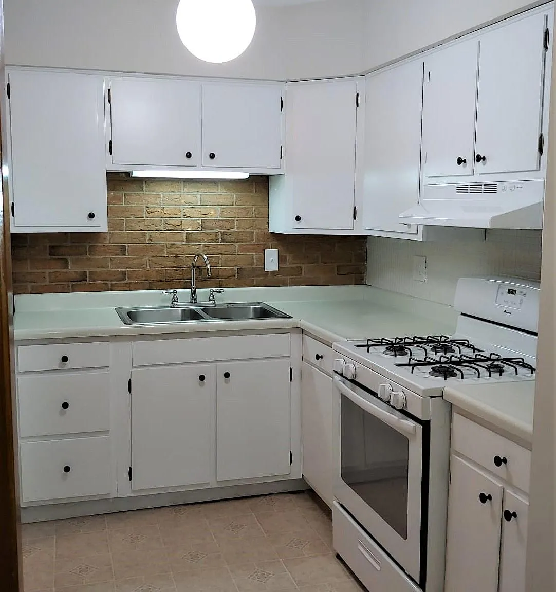 2 bed, 1000 sqft, $1,740 — Photo 3