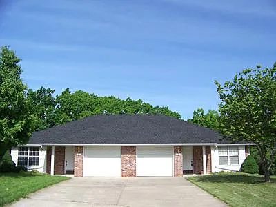 2 bed, 1107 sqft, $1,300 — Photo 1