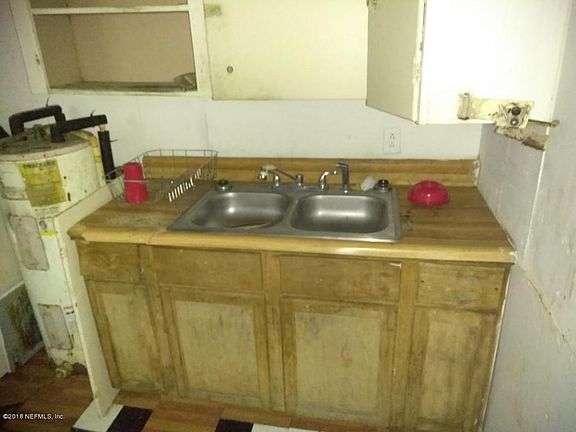 2nd image of 1753 W 26th St
