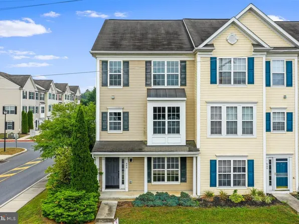 498 S Carlisle St, Greencastle, PA 17225