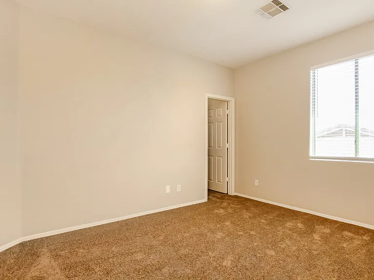 6829 S 68th Ln — Photo 13