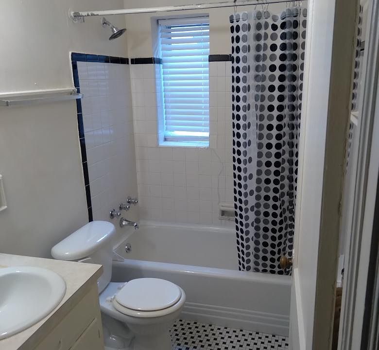 2nd image of 8 Saint Marys St