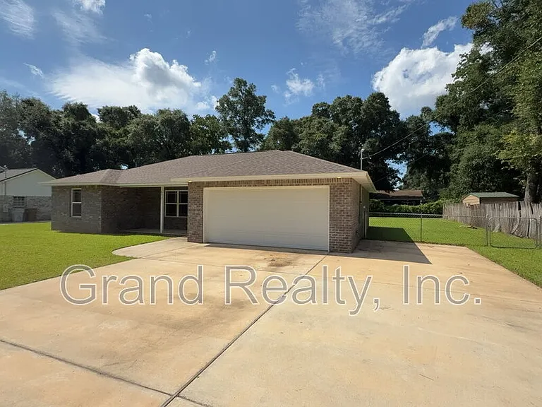 6217 Fox Run St — Photo 2