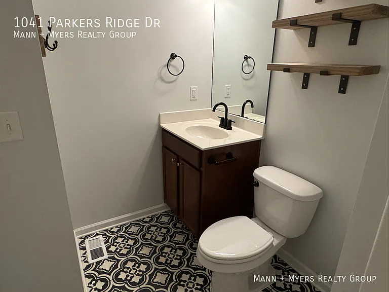 1041 Parkers Ridge Dr — Photo 17