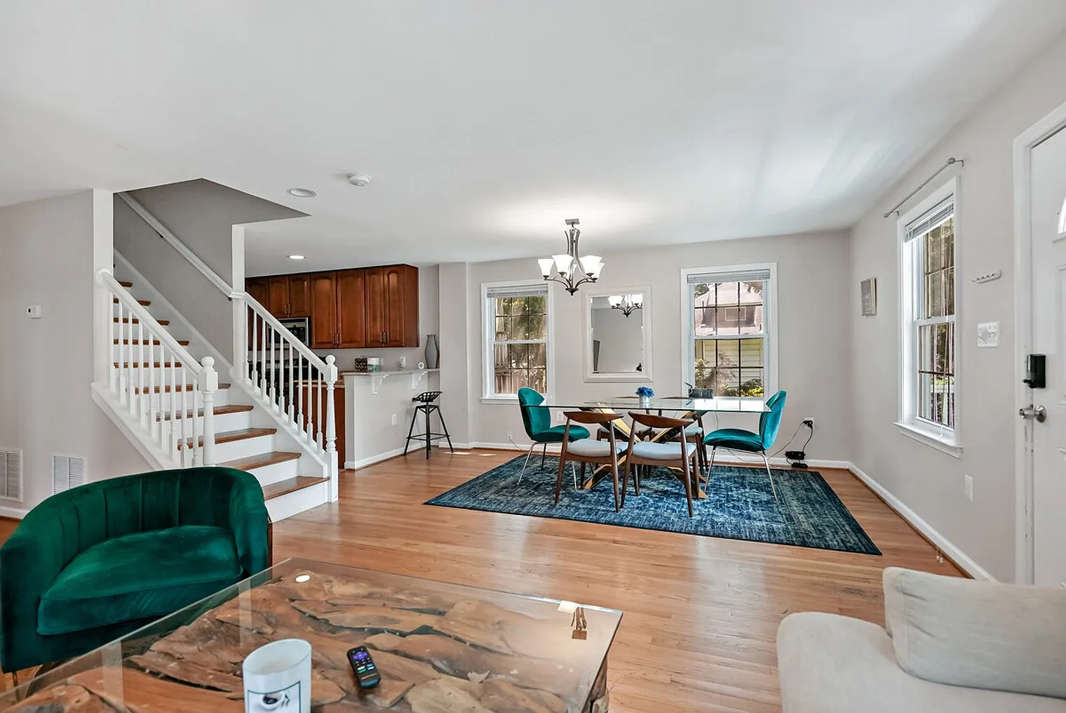 5 bed, 4.0 bath, $6,554 — Photo 2