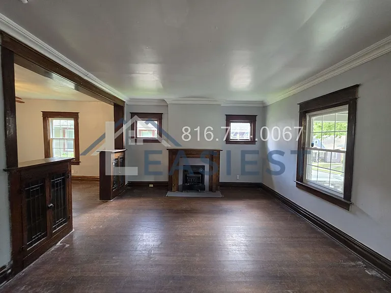 4453 Francis St — Photo 3