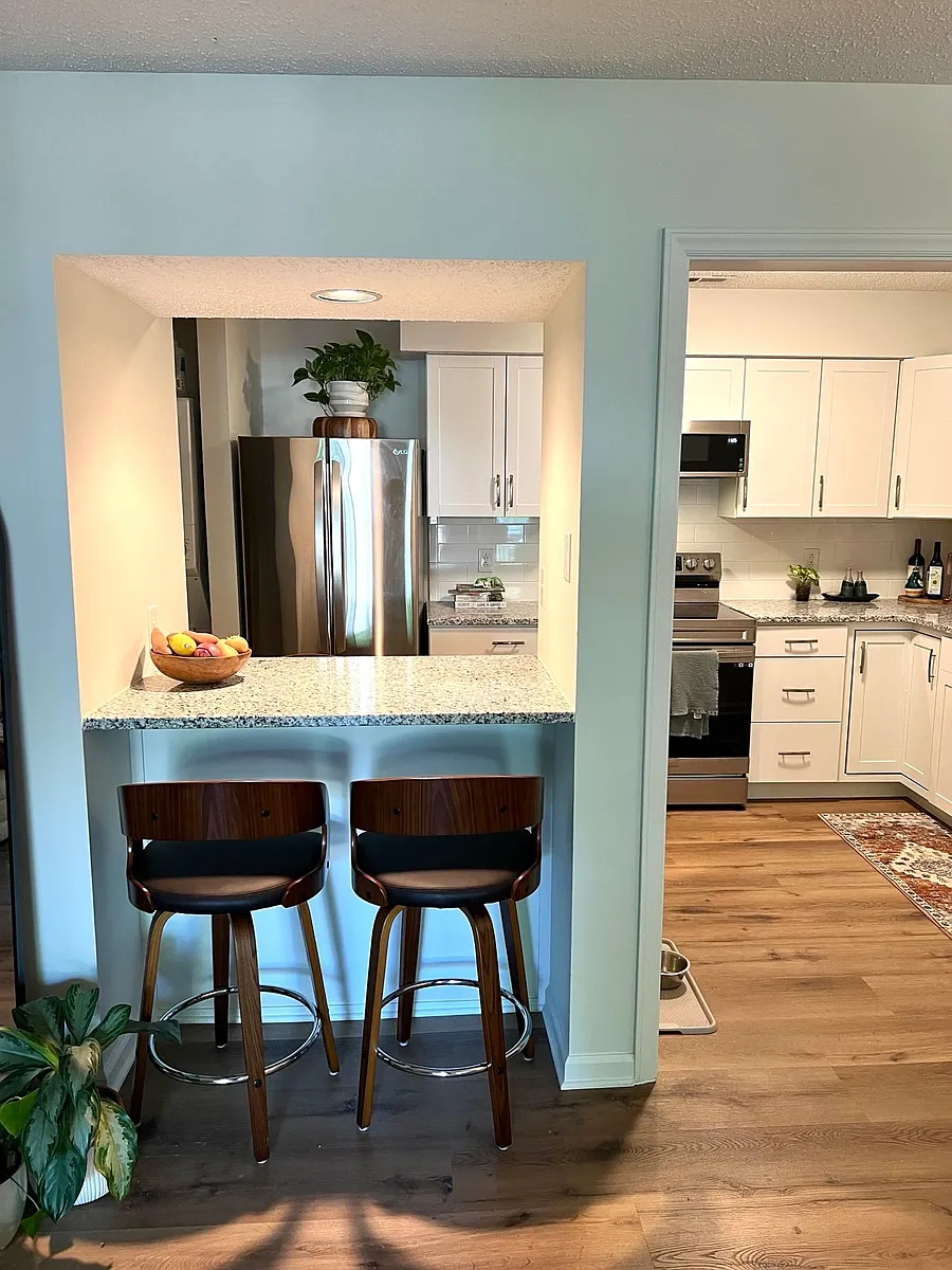 Breakfast bar - 1032 Churchill Downs Ct #A