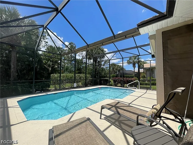 10630 Camarelle Cir — Photo 11