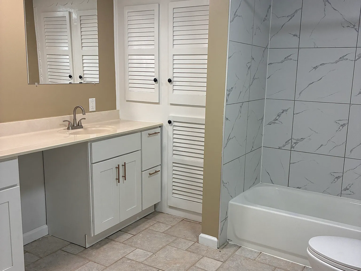 4 bed, 2474 sqft, $2,550 — Photo 2