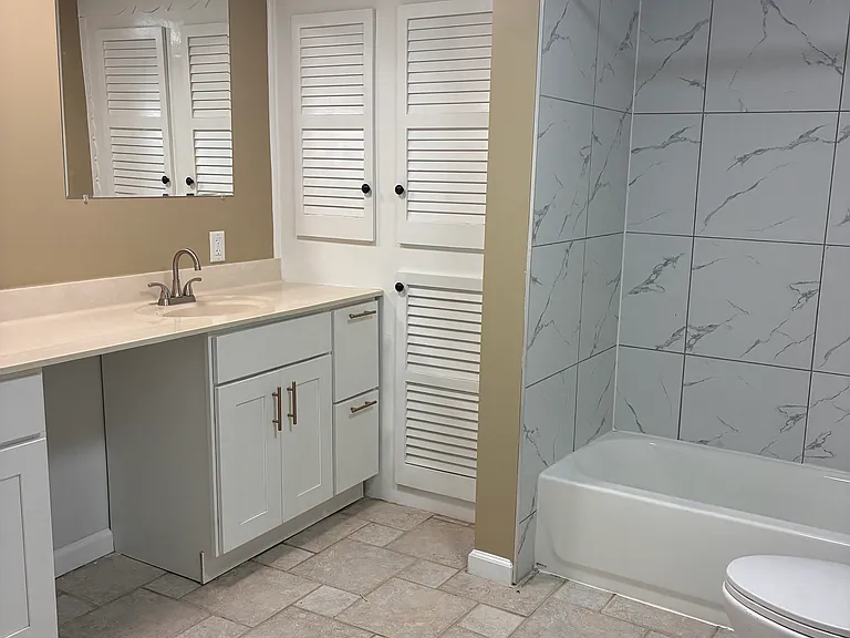3117 Parkwood Ln — Photo 2