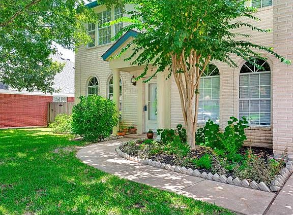 3rd image of 4203 Paseo Dr