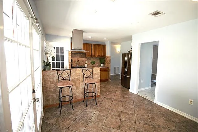 2836 Glenbrook Dr — Photo 5