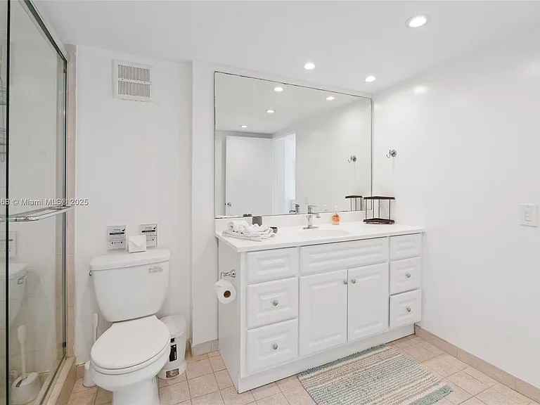 9195 Collins Ave #1103 — Photo 22