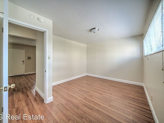 4th image of 220 E 15th St #9