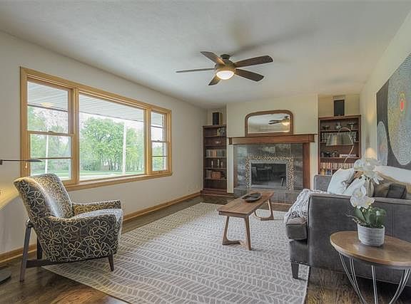 5th image of 15655 Nall Ave