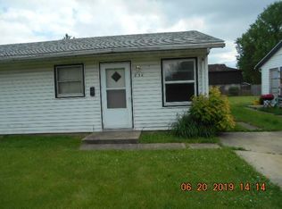 936 Garfield Dr, Rochelle, IL 61068