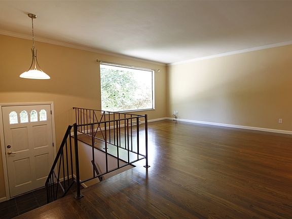 3rd image of 211 W Florence Ave