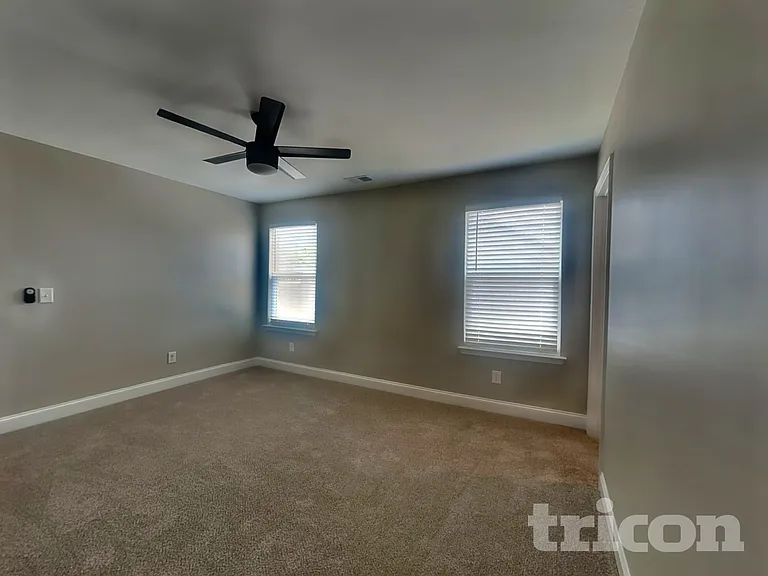 1013 Wickshire Dr — Photo 11