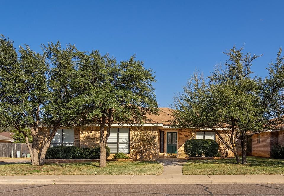 1st image of 2600 Idlewilde Dr