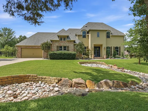 107 Iriquois Dr, Lake Kiowa, TX 76240