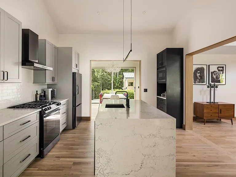 19 Hillside Ave — Photo 12