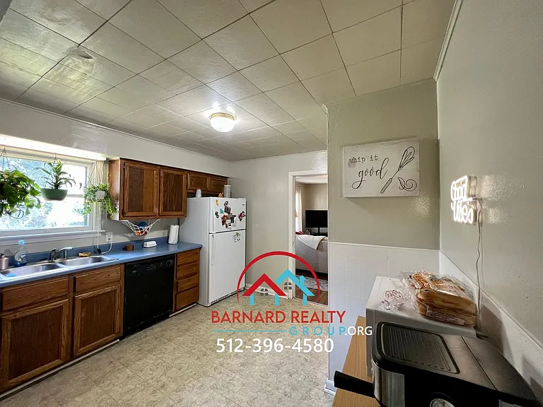 1007 N Lbj Dr — Photo 10