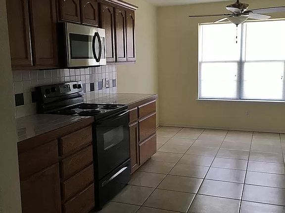 3rd image of 510 Park Pl