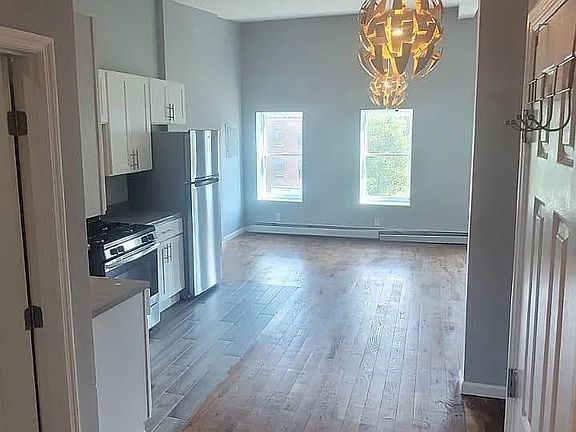 3rd image of 158 Broadway #B
