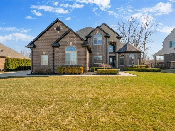 35786 Kilkenny Dr, New Baltimore, MI 48047