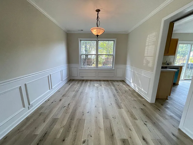 606 Ascott Way — Photo 8
