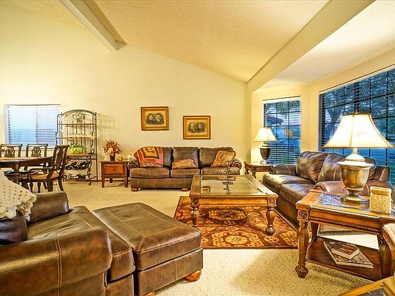 -Living Room
