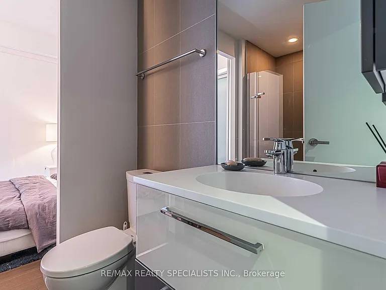 15 Grenville St #609 — Photo 37