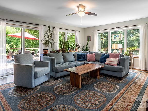 3rd image of 234 Carnelian Dr