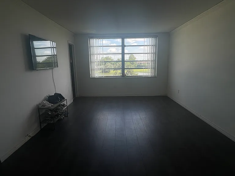 1501 NE 191st St #C401 — Photo 3