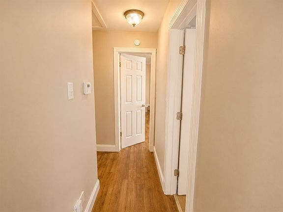 4th image of 411 W College St