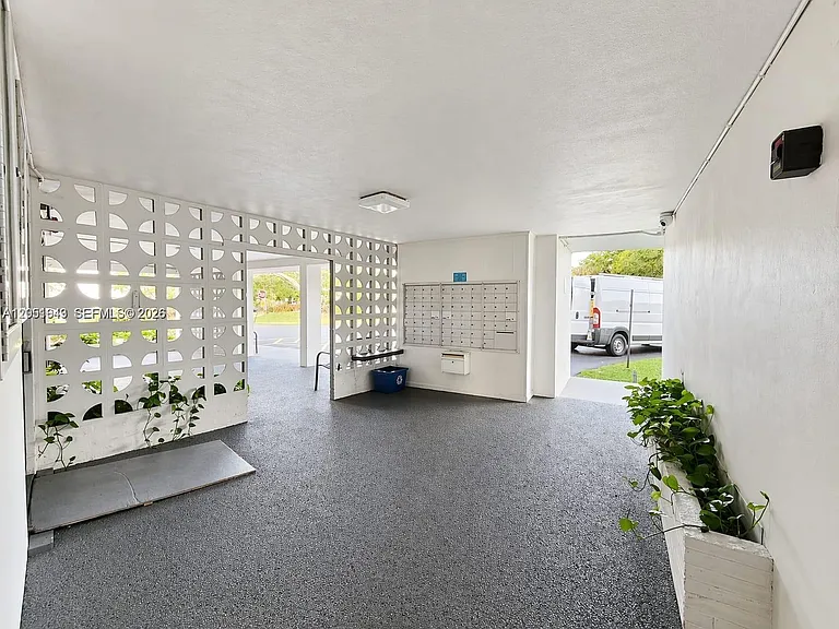 950 Hillcrest Dr #102 — Photo 12