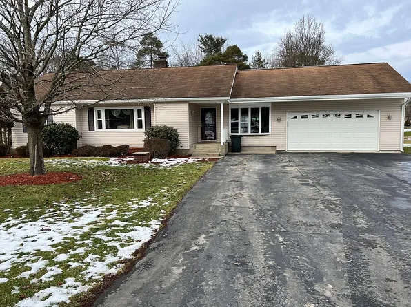 22 Tall Pines Blvd, Warren, PA 16365