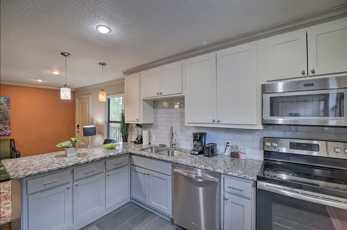 2211 Blodgett — Photo 4