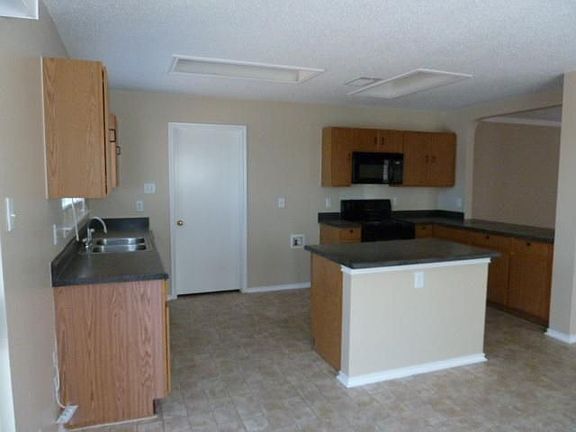 5th image of 2936 Donnell Dr