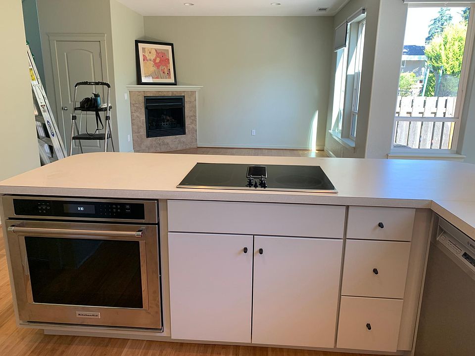 New kitchen with breakfast bar.