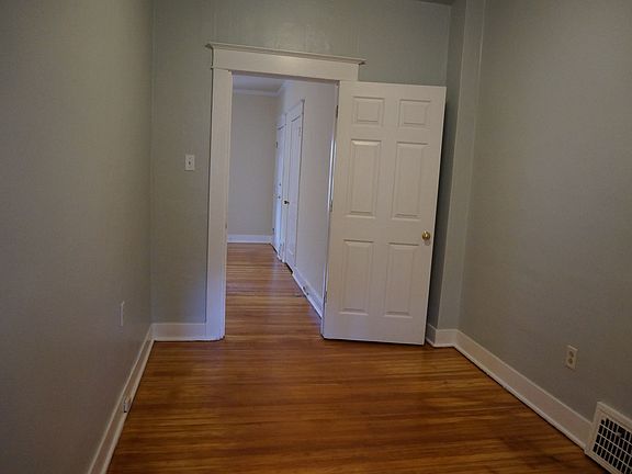 3rd image of 2040 N Vine St