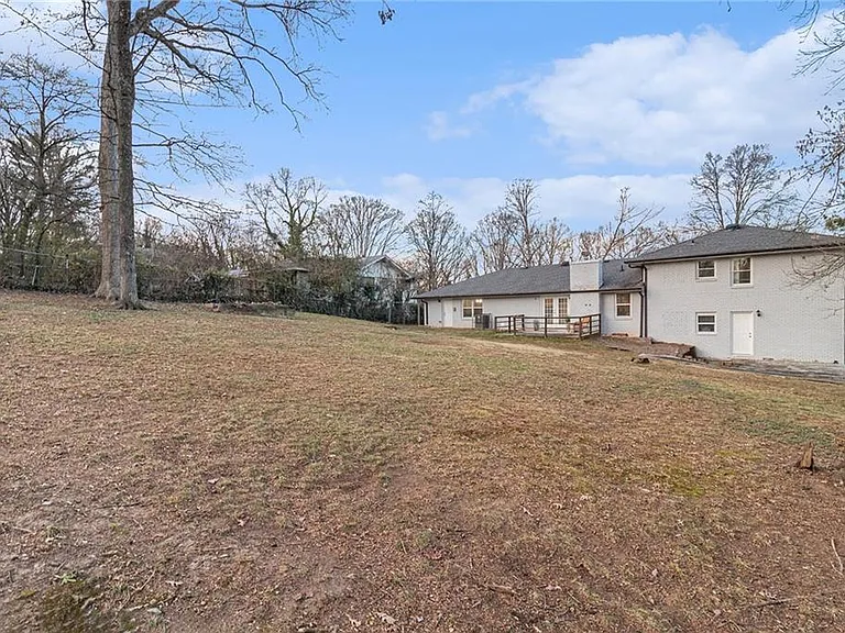 4181 Liffey Ln — Photo 11