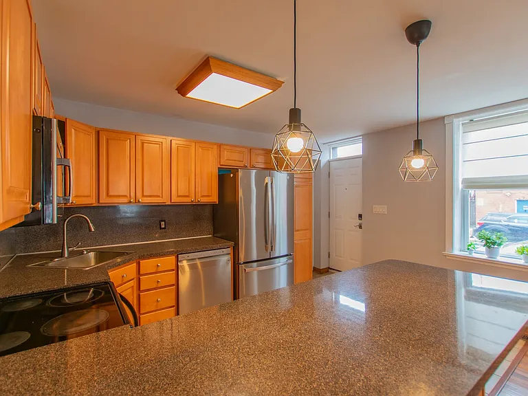 152 Tree St — Photo 7