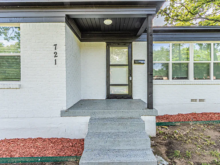 721 Bowman St — Photo 11