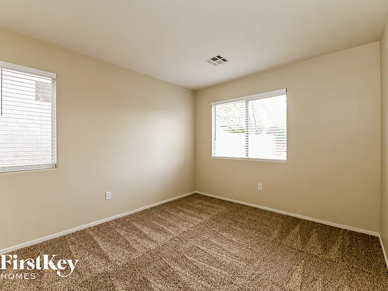 5624 Tallard Ct — Photo 12