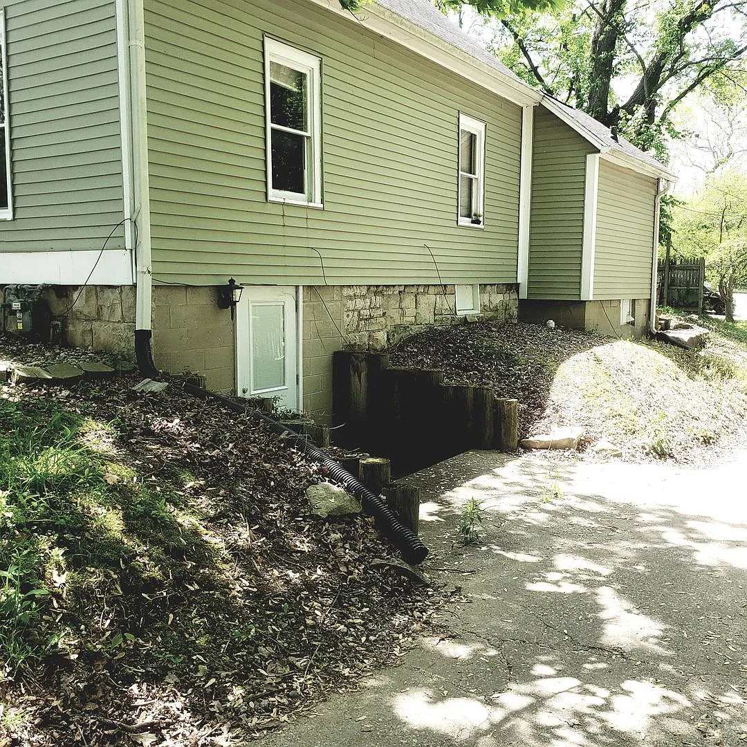 3 Bed 2 Bath House + a Bonus Room! Available August 2027! — Photo 3
